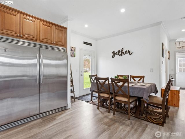 4 Nature Loop, Cathlamet, WA 98612