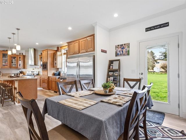 4 Nature Loop, Cathlamet, WA 98612