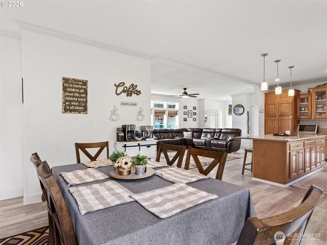 4 Nature Loop, Cathlamet, WA 98612