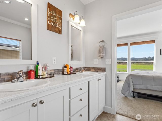 4 Nature Loop, Cathlamet, WA 98612