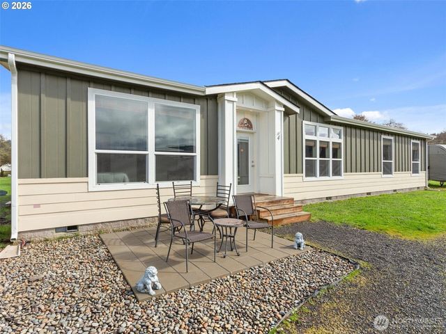 4 Nature Loop, Cathlamet, WA 98612