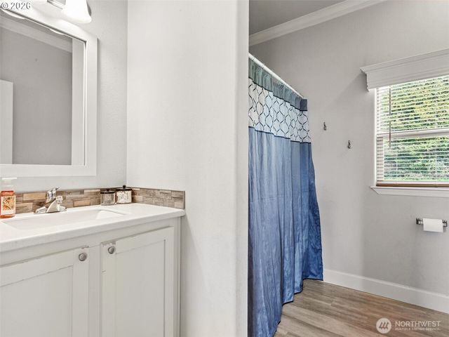 4 Nature Loop, Cathlamet, WA 98612