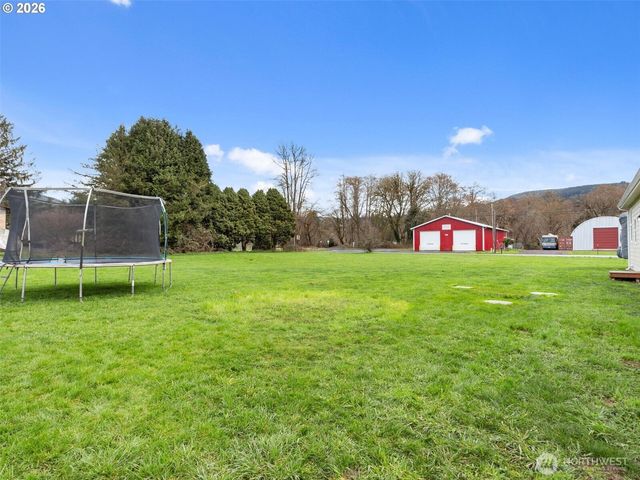 4 Nature Loop, Cathlamet, WA 98612