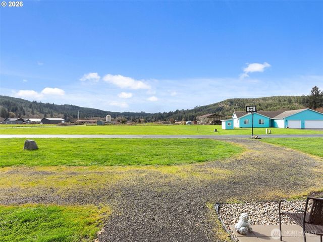 4 Nature Loop, Cathlamet, WA 98612