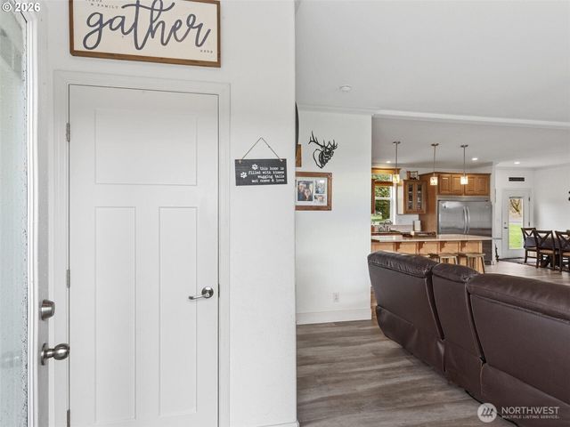 4 Nature Loop, Cathlamet, WA 98612