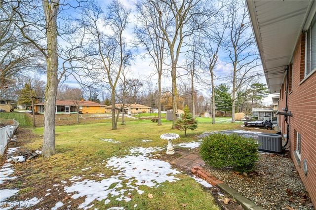 1691 E Parkhaven Drive, Seven Hills, OH 44131