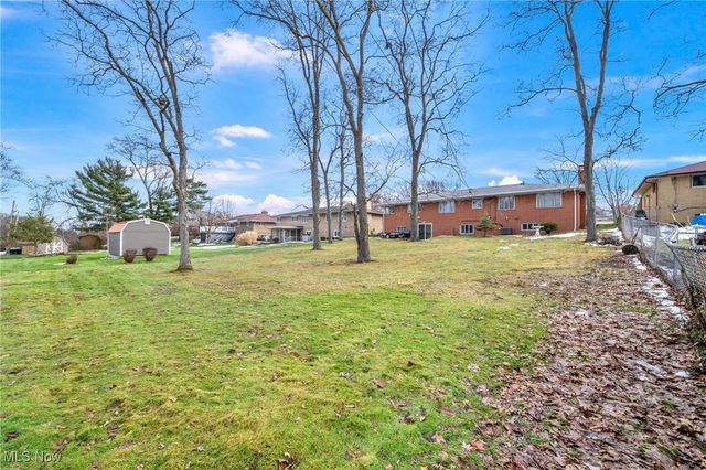 1691 E Parkhaven Drive, Seven Hills, OH 44131