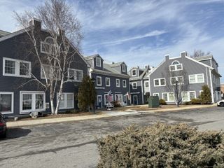 78 Howard Street, New London, CT 06320
