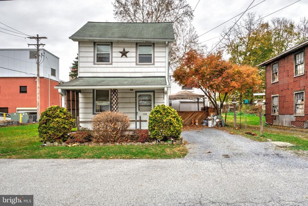 42 GROSS ST, Ephrata, PA 17522