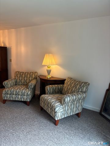 415 Asbury Ridge 415, Shelton, CT 06484
