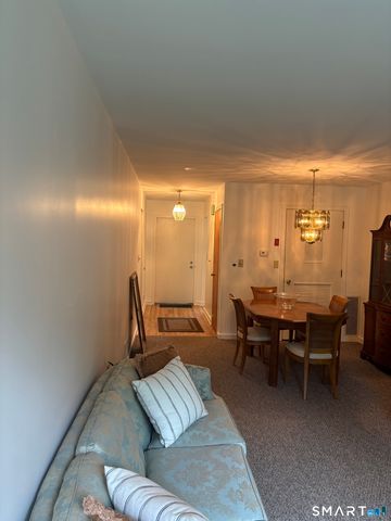 415 Asbury Ridge 415, Shelton, CT 06484