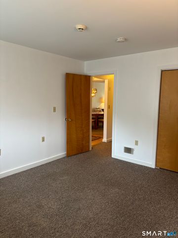 415 Asbury Ridge 415, Shelton, CT 06484