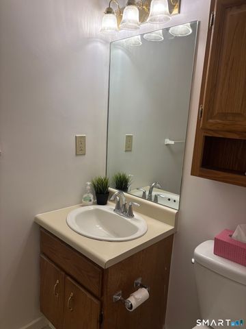 415 Asbury Ridge 415, Shelton, CT 06484
