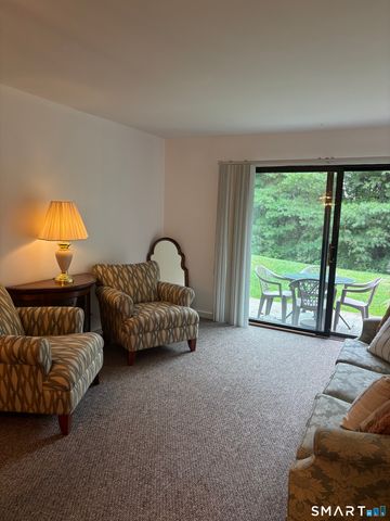 415 Asbury Ridge 415, Shelton, CT 06484