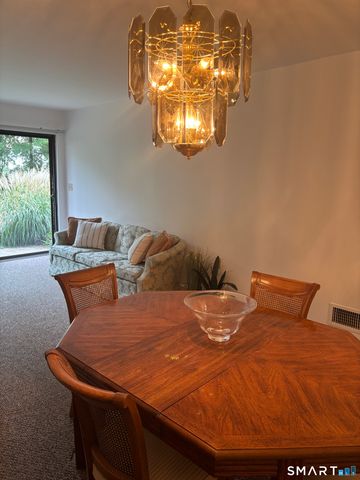 415 Asbury Ridge 415, Shelton, CT 06484