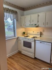 415 Asbury Ridge 415, Shelton, CT 06484