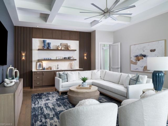 137 Tupelo RD, Naples, FL 34108