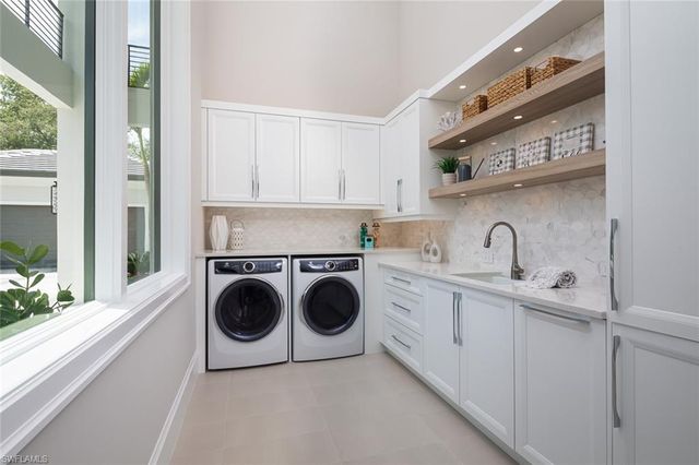 137 Tupelo RD, Naples, FL 34108