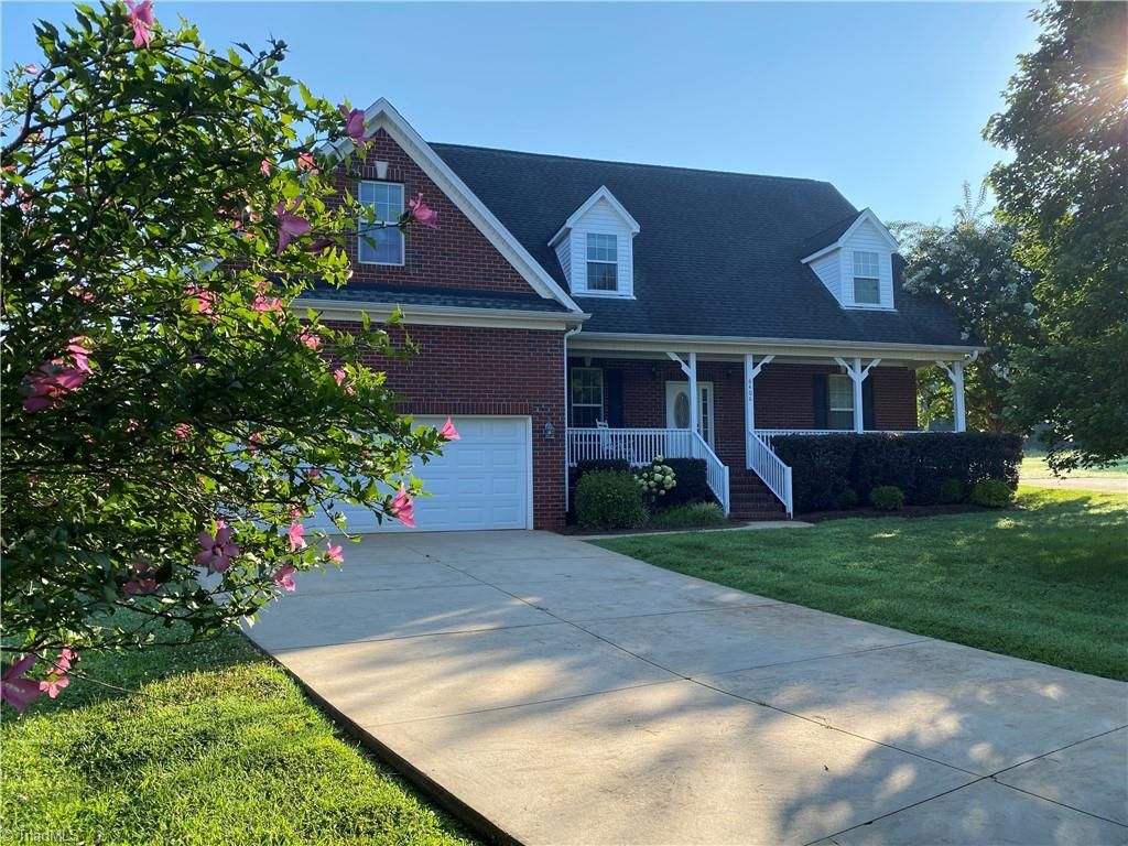 6406 Calvary Way, Thomasville, NC 27360