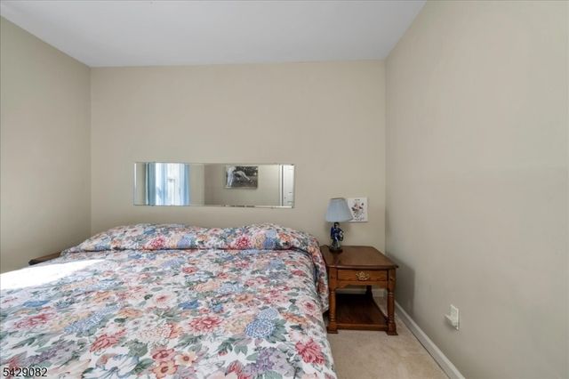13 Eagles Nest Ln, Hardyston Twp., NJ 07419