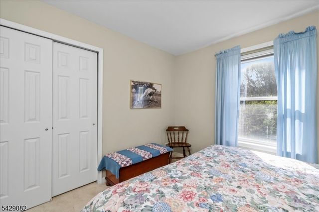 13 Eagles Nest Ln, Hardyston Twp., NJ 07419