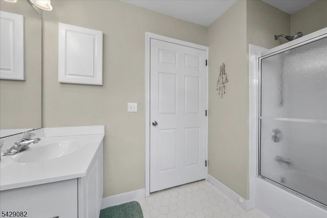 13 Eagles Nest Ln, Hardyston Twp., NJ 07419