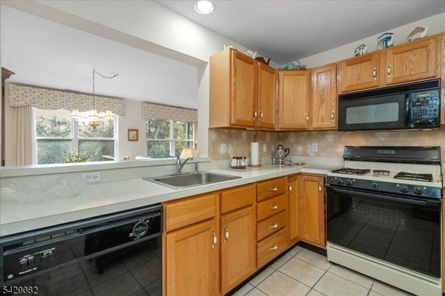 13 Eagles Nest Ln, Hardyston Twp., NJ 07419