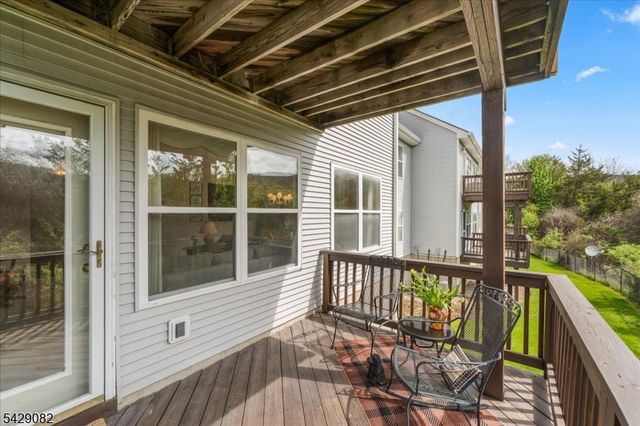 13 Eagles Nest Ln, Hardyston Twp., NJ 07419