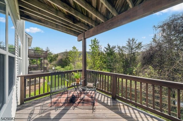 13 Eagles Nest Ln, Hardyston Twp., NJ 07419