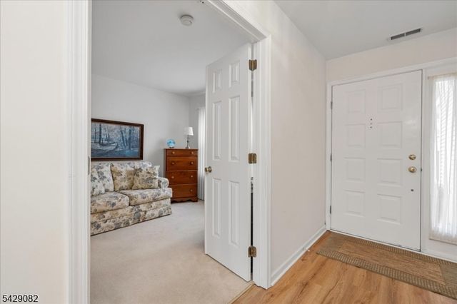 13 Eagles Nest Ln, Hardyston Twp., NJ 07419