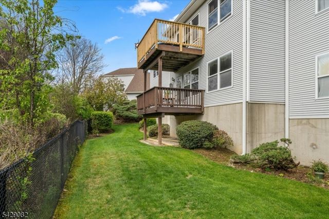 13 Eagles Nest Ln, Hardyston Twp., NJ 07419