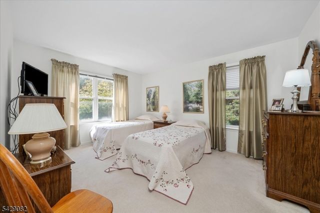 13 Eagles Nest Ln, Hardyston Twp., NJ 07419