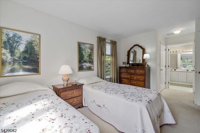 13 Eagles Nest Ln, Hardyston Twp., NJ 07419