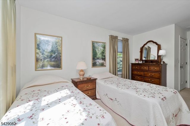 13 Eagles Nest Ln, Hardyston Twp., NJ 07419