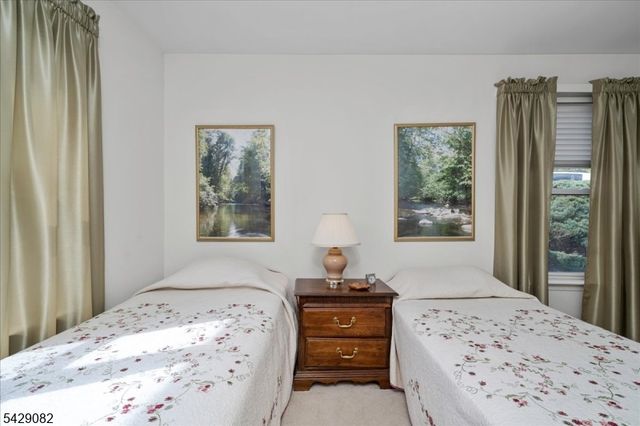 13 Eagles Nest Ln, Hardyston Twp., NJ 07419