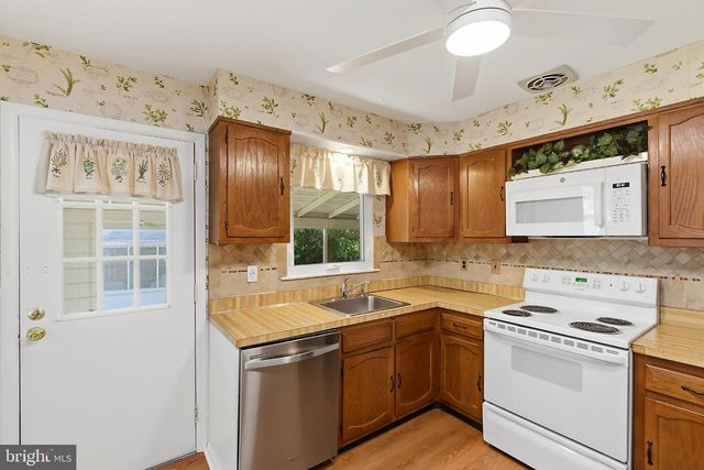 24 SALEM DR, Whiting, NJ 08759