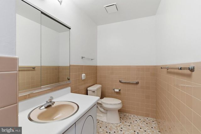 24 SALEM DR, Whiting, NJ 08759