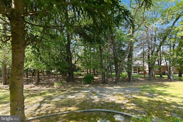 24 SALEM DR, Whiting, NJ 08759