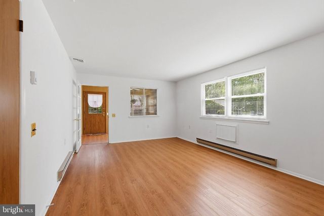 24 SALEM DR, Whiting, NJ 08759
