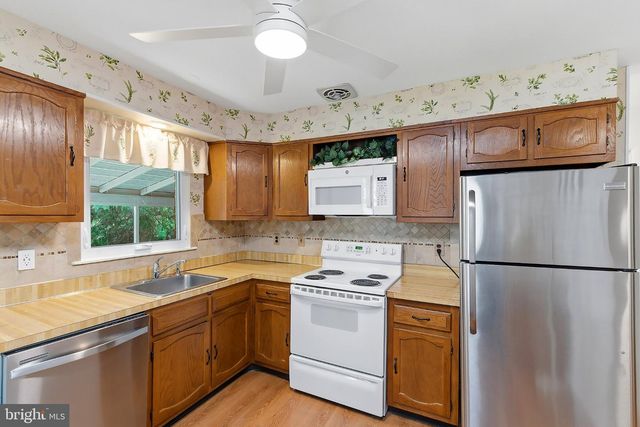 24 SALEM DR, Whiting, NJ 08759