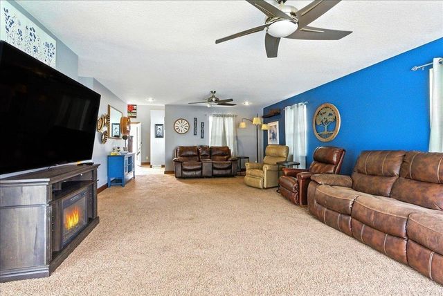 619 Sal Avenue, Dunkerton, IA 50626