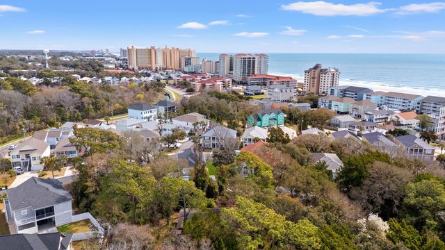 308 Sandcrest Dr., North Myrtle Beach, SC 29582