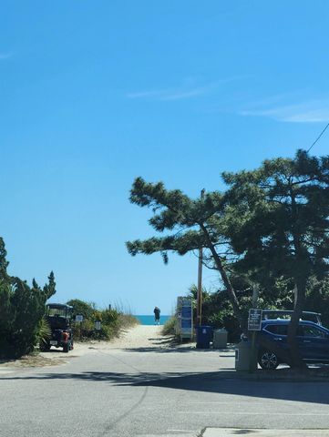 308 Sandcrest Dr., North Myrtle Beach, SC 29582