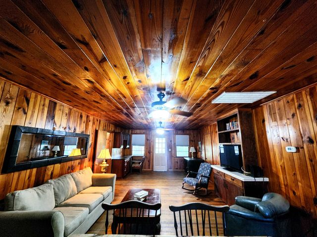 308 Sandcrest Dr., North Myrtle Beach, SC 29582