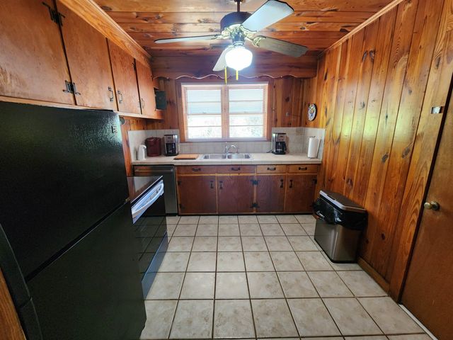 308 Sandcrest Dr., North Myrtle Beach, SC 29582