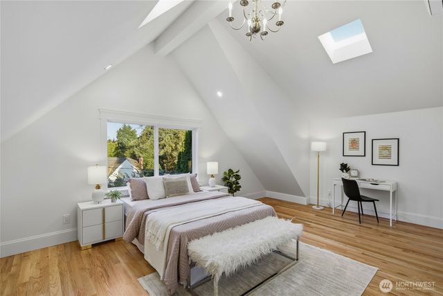 7717 2nd Avenue NE, Seattle, WA 98115