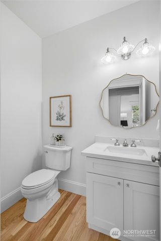 7717 2nd Avenue NE, Seattle, WA 98115