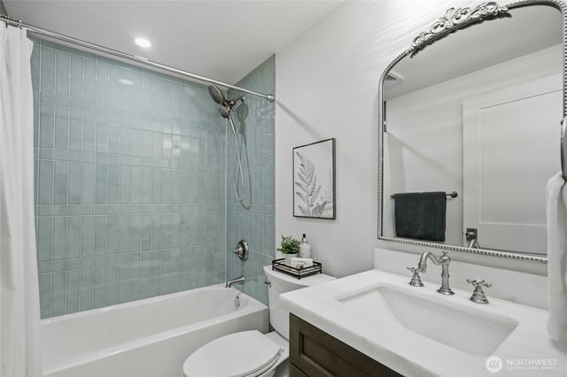 7717 2nd Avenue NE, Seattle, WA 98115