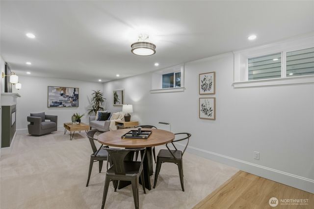 7717 2nd Avenue NE, Seattle, WA 98115
