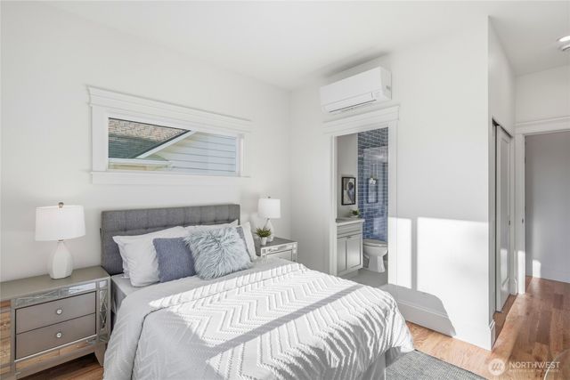 7717 2nd Avenue NE, Seattle, WA 98115